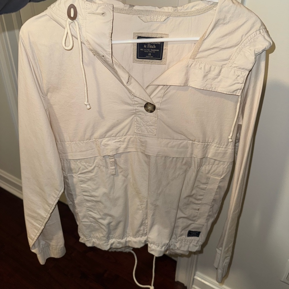 NWOT Abercrombie & Fitch Cream Pullover Jacket Size XS